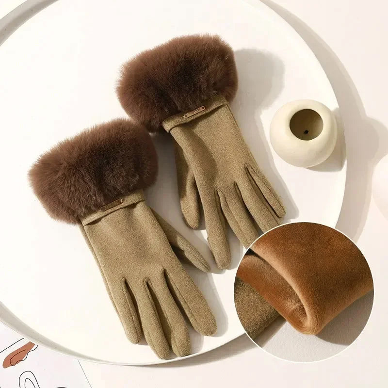 Élara Plush Cuff Winter Gloves