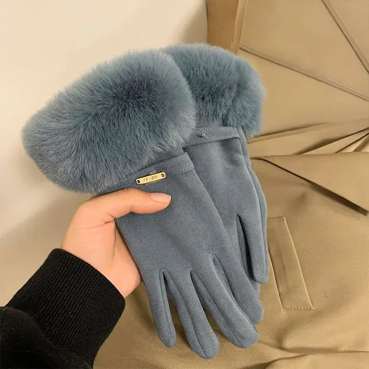 Élara Plush Cuff Winter Gloves
