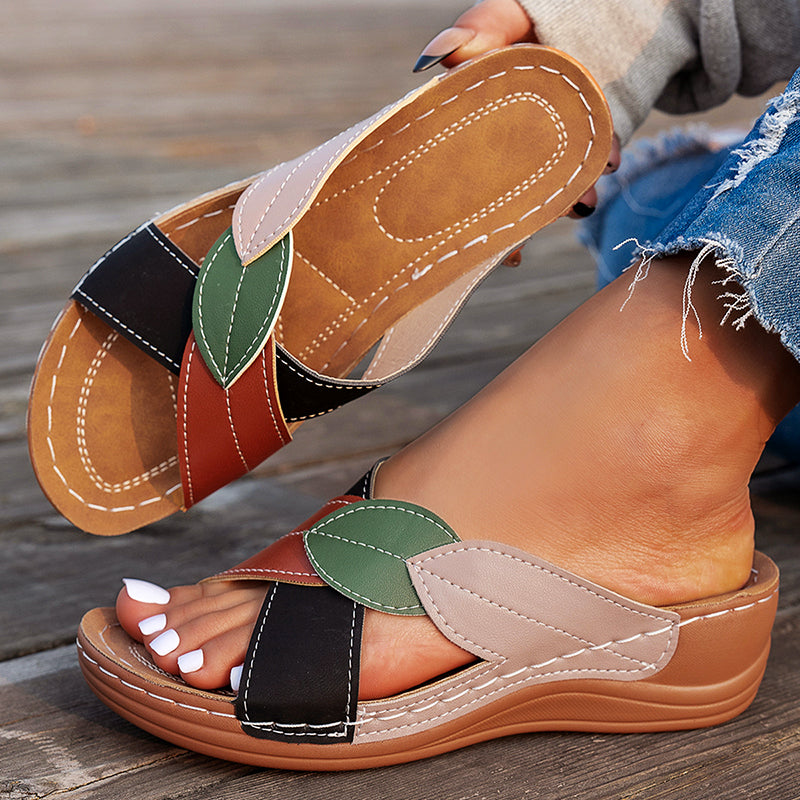 Giulia Bellini Leaf Detail Slide Sandals