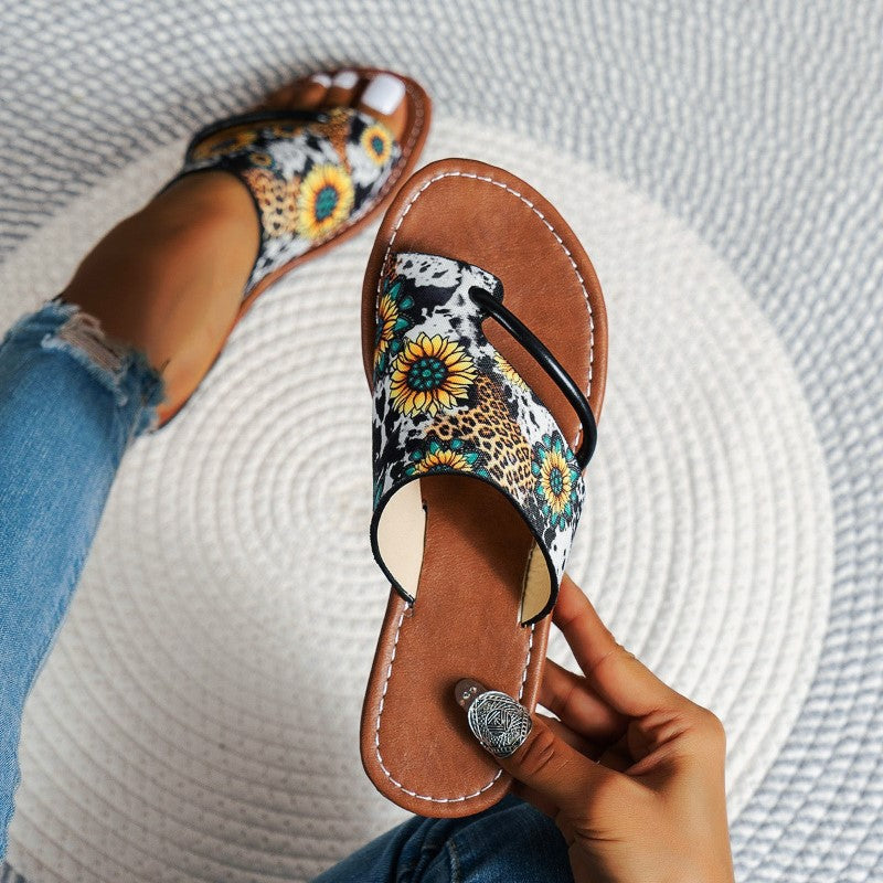 Isabella Conti Colorful Flat Sandals with Toe Strap