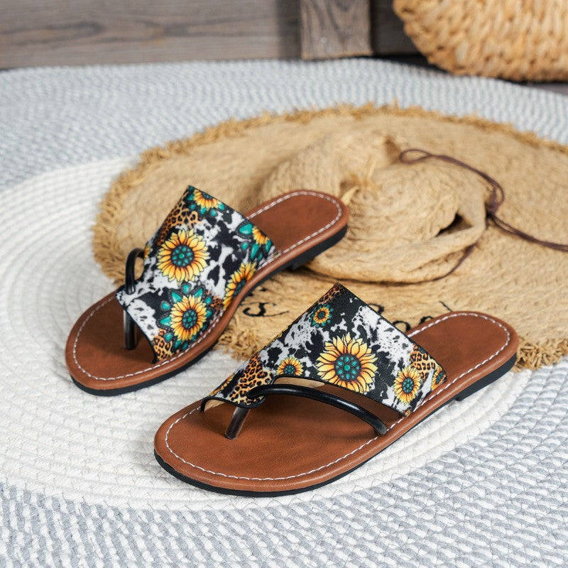 Isabella Conti Colorful Flat Sandals with Toe Strap
